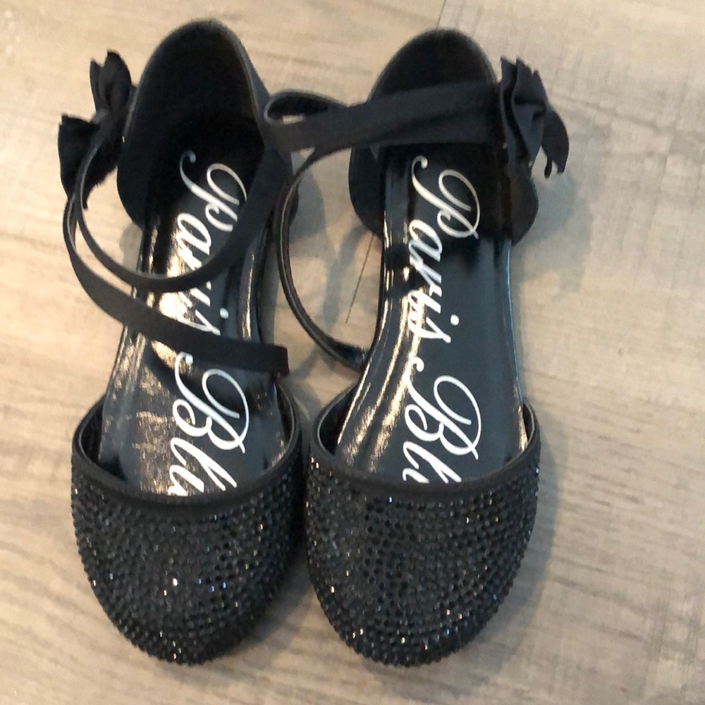 Girls dress shoes. New